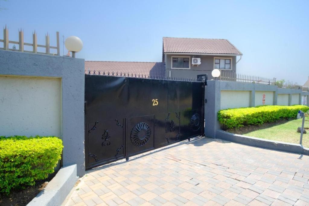 Alimop Bed And Breakfast Midrand Exterior photo